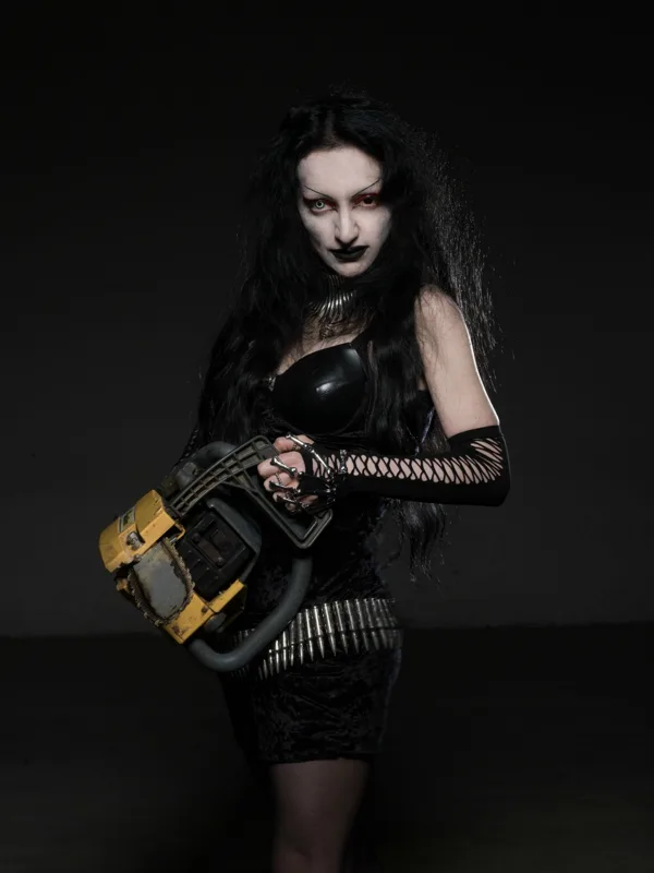 Evil Lucifera - Voz